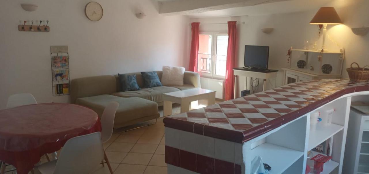 Duplex De Charme Avec Terrasse Au Coeur Du Village Lorgues Buitenkant foto